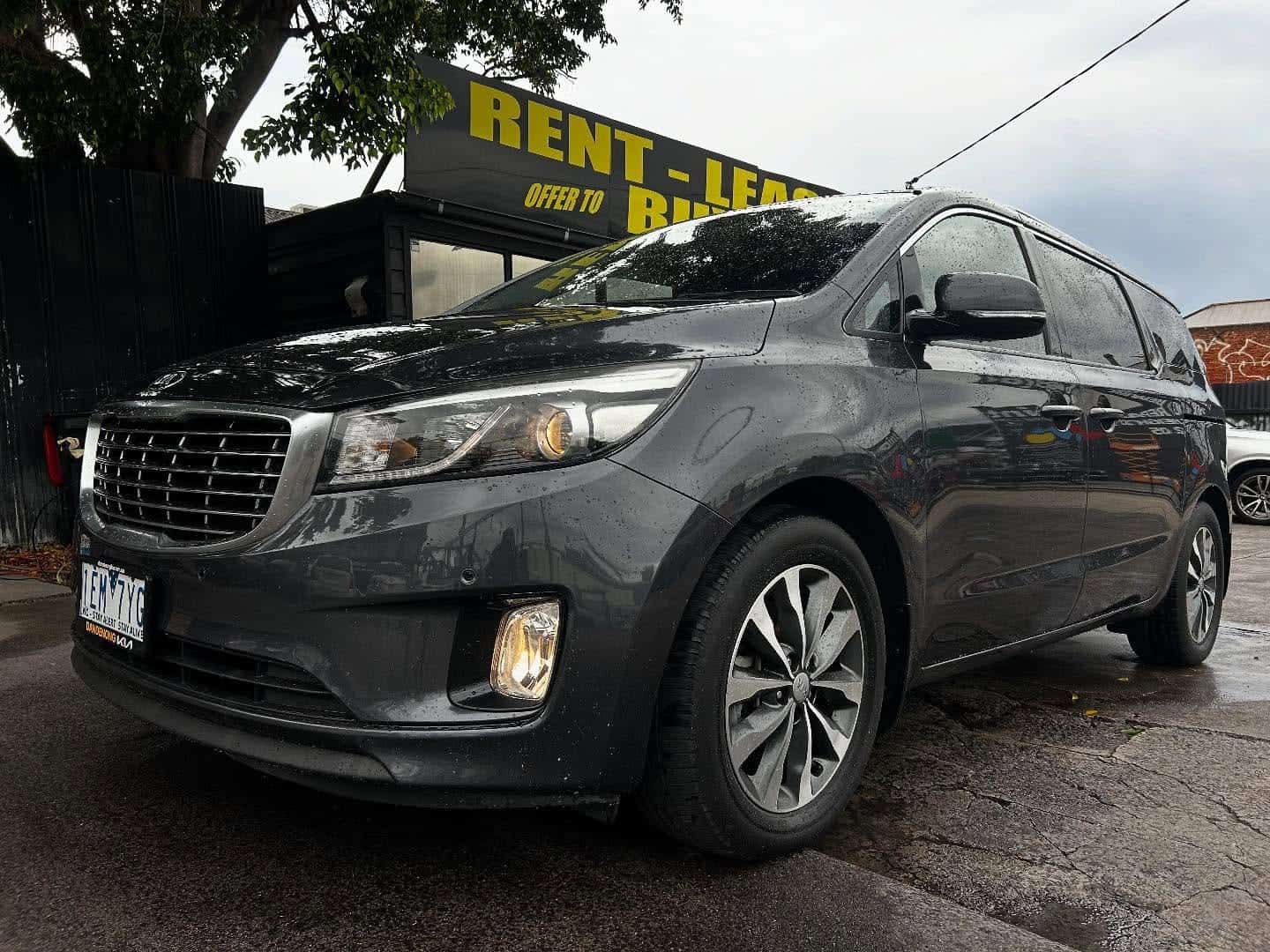 2015 Kia Carnival SLi 8 seater automatic turbo diesel