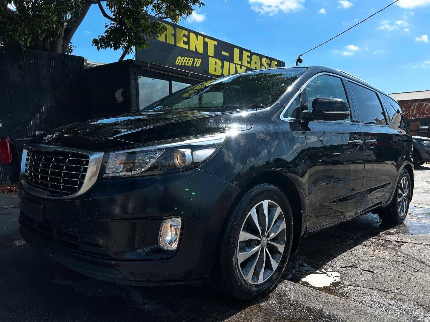 2016 Kia Carnival SLi 8 seater automatic petrol